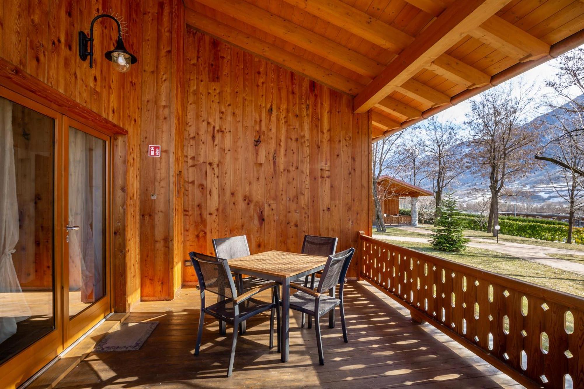 Lazy Bee Camping Village Аоста Екстериор снимка